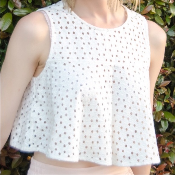 Zara Tops - 🎀 5/$20 🎀 Trafaluc Zara white crochet crop top